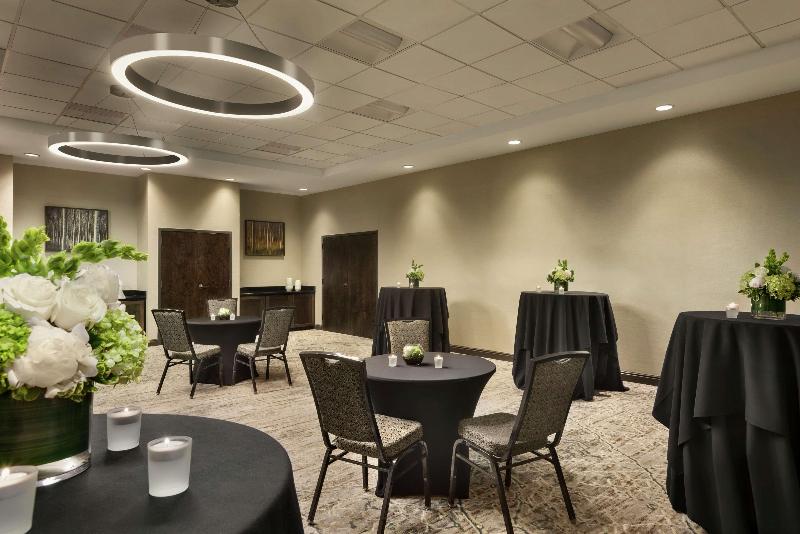 فندق Embassy Suites By Hilton Atlanta Alpharetta