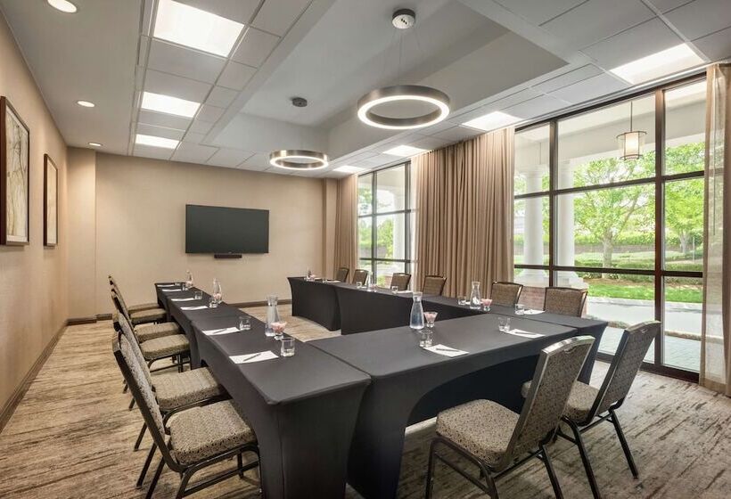 فندق Embassy Suites By Hilton Atlanta Alpharetta