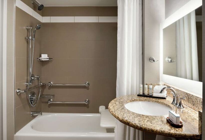 فندق Embassy Suites By Hilton Atlanta Alpharetta