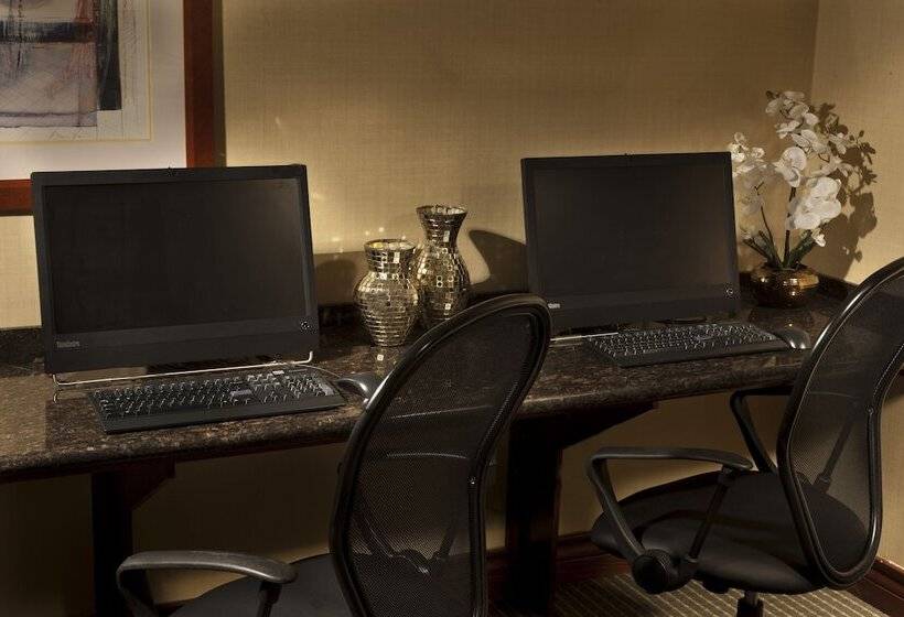 호텔 Embassy Suites Lubbock