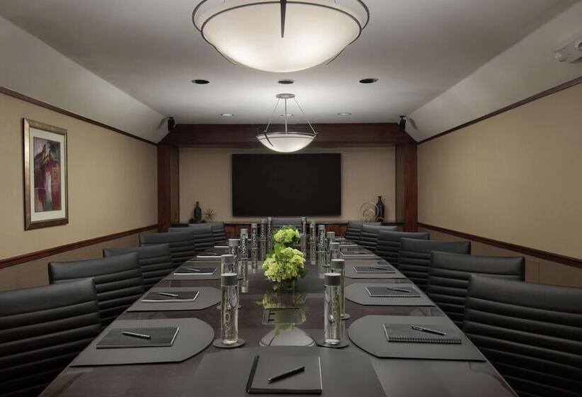 فندق Embassy Suites Lubbock