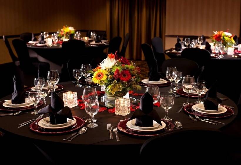 호텔 Embassy Suites Lubbock