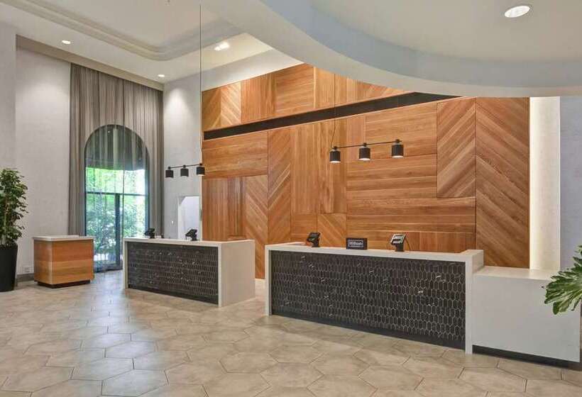 هتل Embassy Suites By Hilton Minneapolisairport