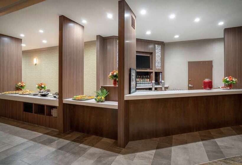 هتل Embassy Suites By Hilton Nashville At Vanderbilt