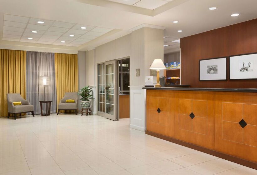 Отель Embassy Suites By Hilton Newark Wilmington South