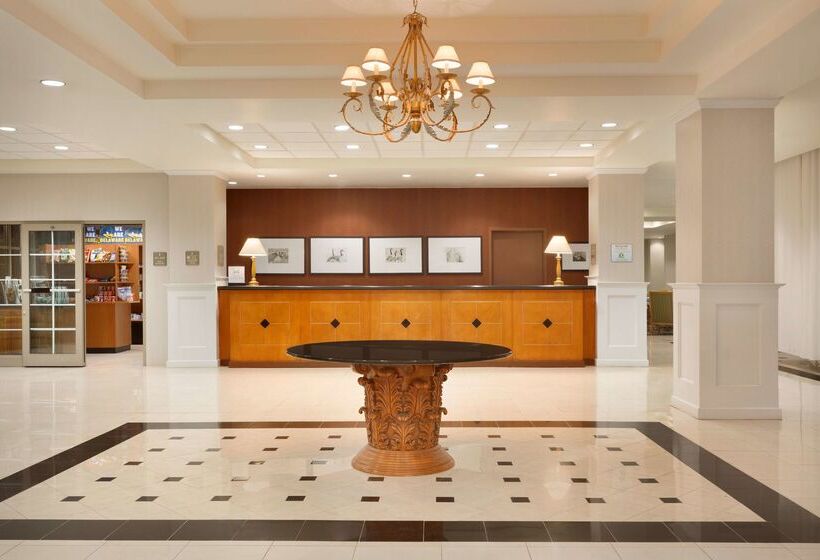هتل Embassy Suites By Hilton Newark Wilmington South