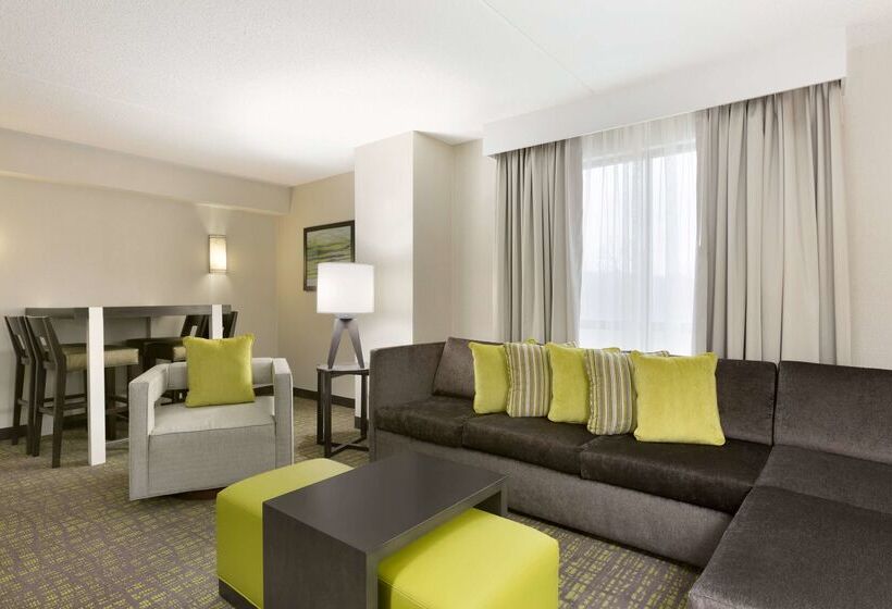 Отель Embassy Suites By Hilton Newark Wilmington South