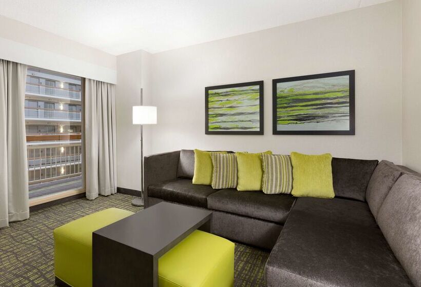 Отель Embassy Suites By Hilton Newark Wilmington South
