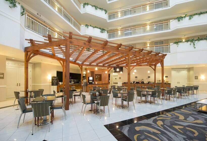 هتل Embassy Suites By Hilton Newark Wilmington South