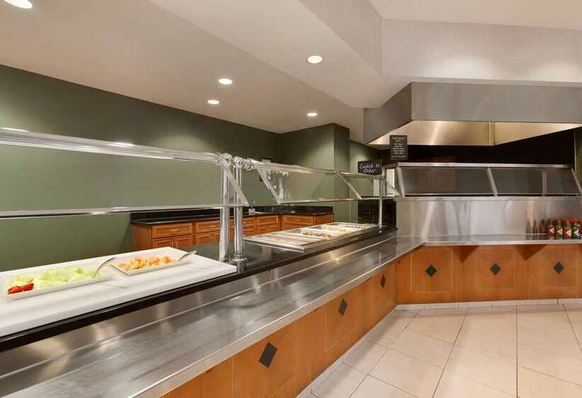 Отель Embassy Suites By Hilton Newark Wilmington South