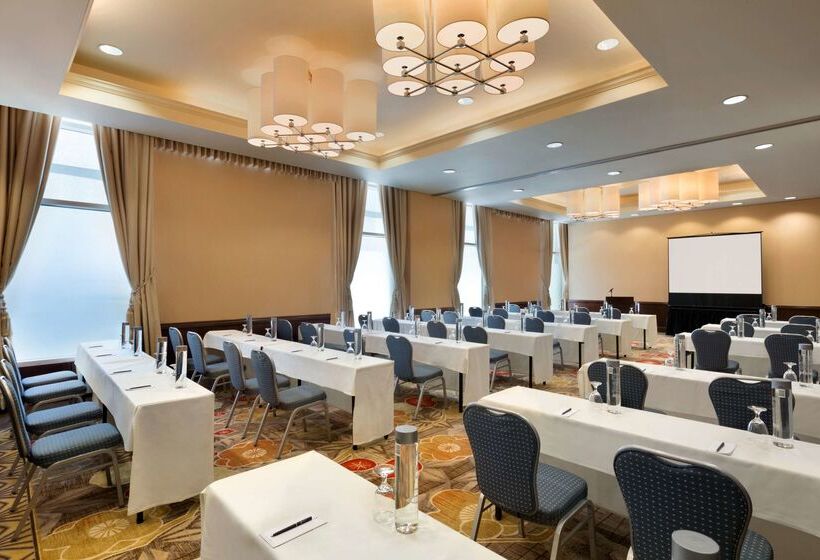 فندق Embassy Suites Los Angeles Glendale