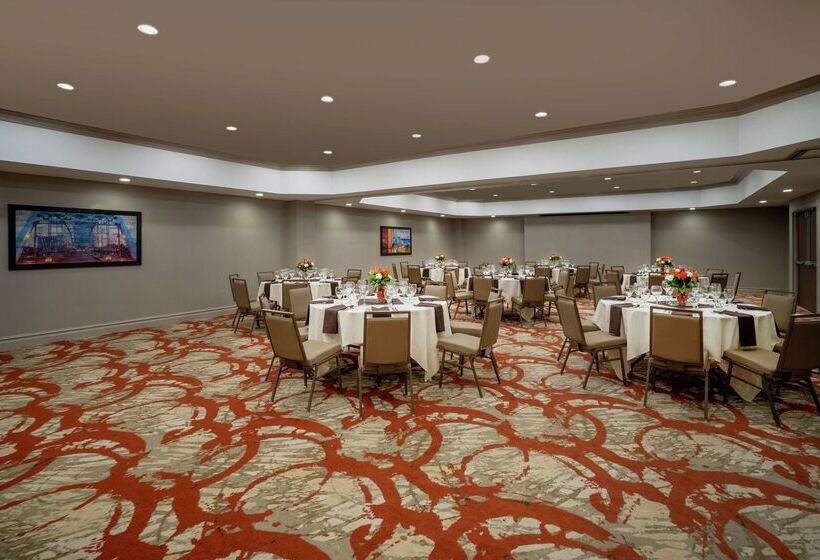 هتل Embassy Suites By Hilton Nashville At Vanderbilt