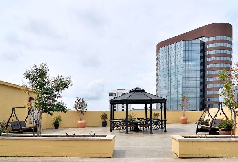 هتل Embassy Suites By Hilton Nashville At Vanderbilt