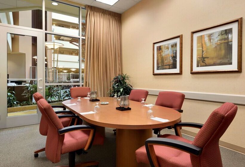 Embassy Suites Omaha La Vista/hotel & Conference Center