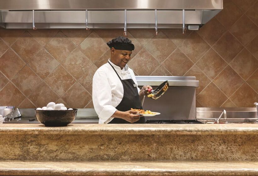 Embassy Suites Omaha La Vista/hotel & Conference Center