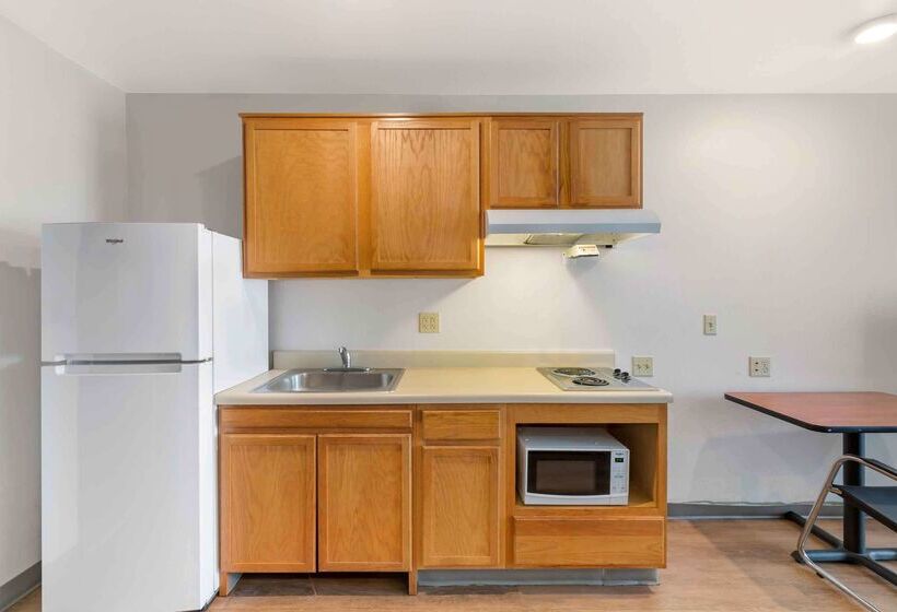 فندق Extended Stay America Select Suites  Cleveland  Avon