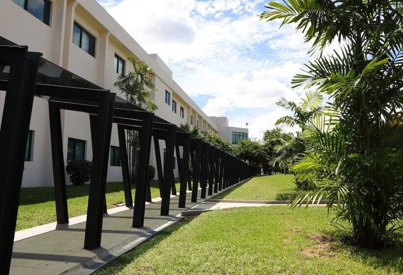 هتل Fiesta Royale