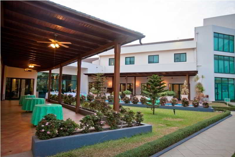 هتل Fiesta Royale