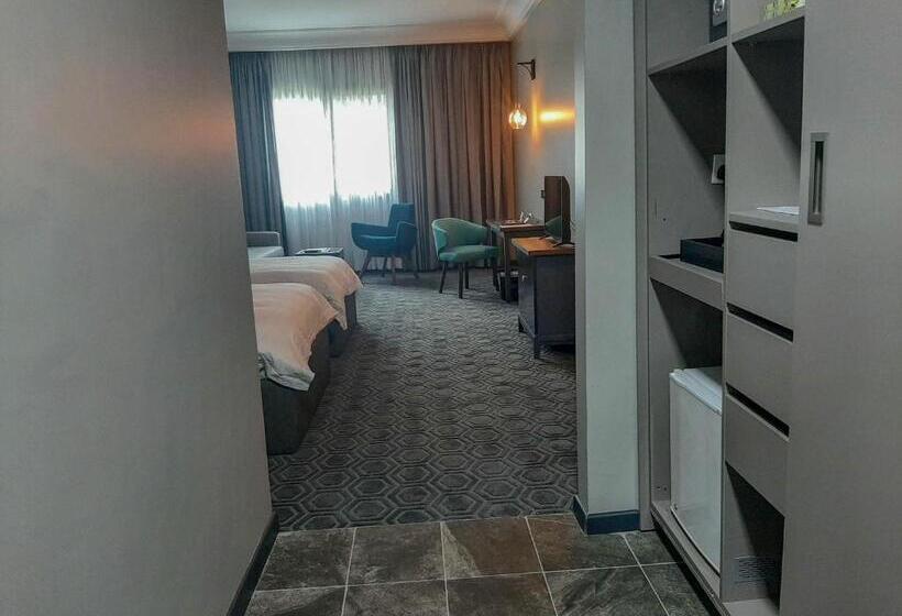 هتل Fiesta Royale