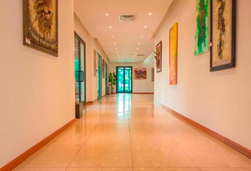 هتل Fiesta Royale