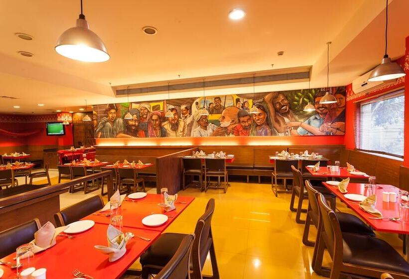 Отель Ginger  Surat