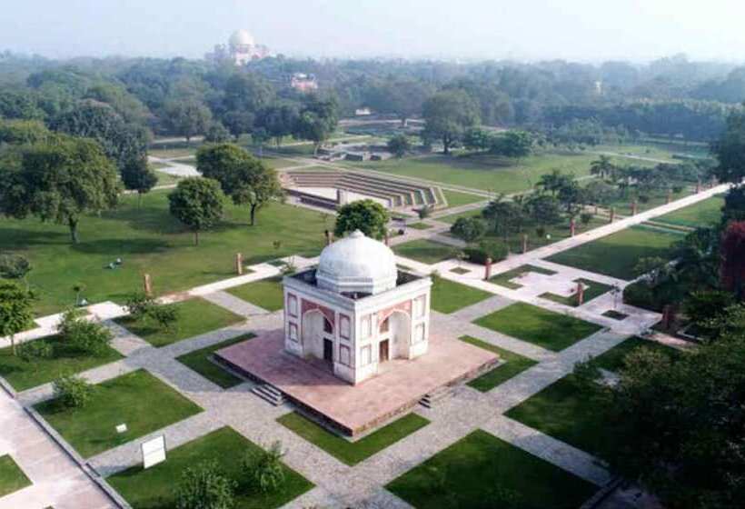 Goldfinch Hotel Delhi Ncr