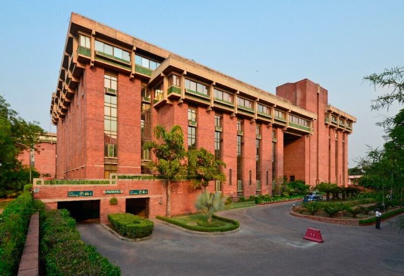 Goldfinch Hotel Delhi Ncr