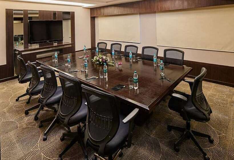 Goldfinch Hotel Delhi Ncr