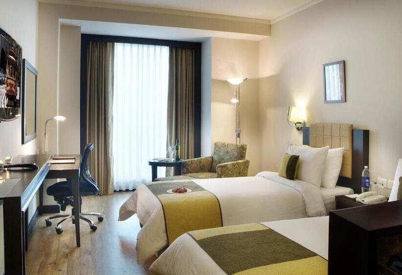 Goldfinch Hotel Delhi Ncr