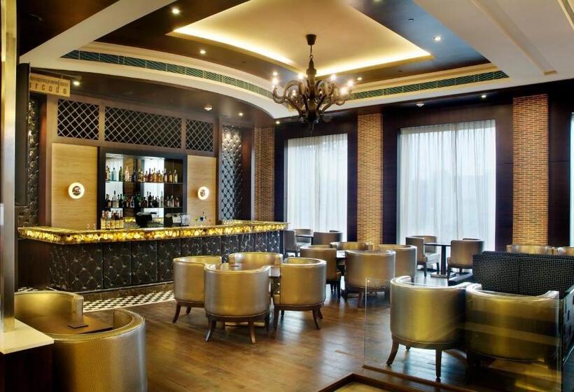 Goldfinch Hotel Delhi Ncr