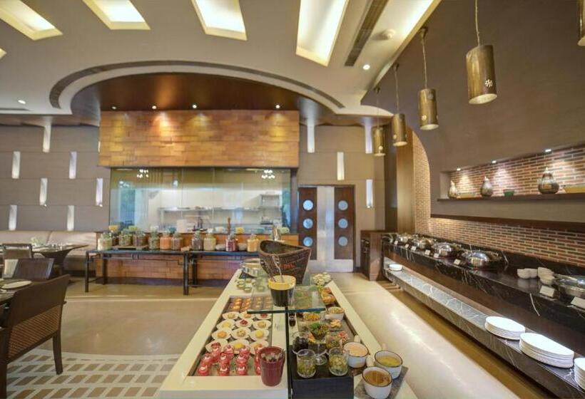 Goldfinch Hotel Delhi Ncr