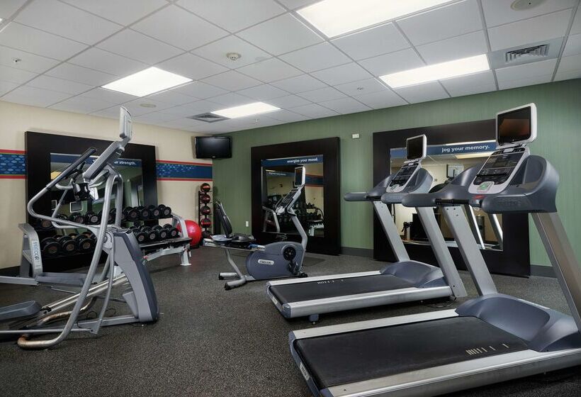 فندق Hampton Inn Bermuda Run