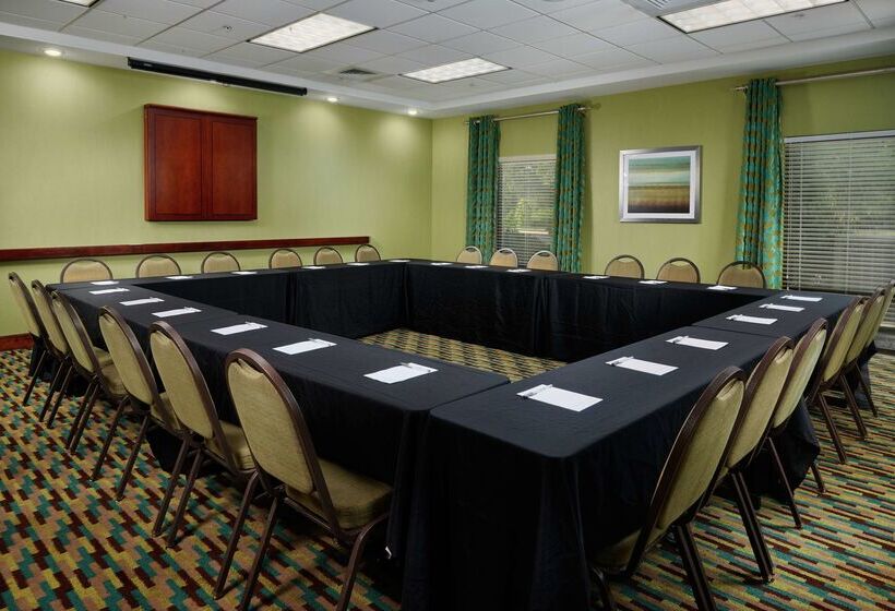 فندق Hampton Inn Bermuda Run