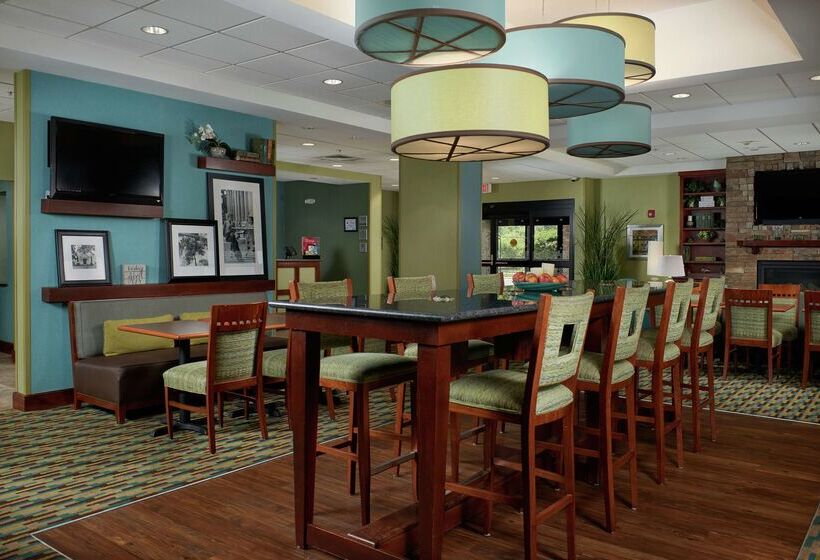 فندق Hampton Inn Bermuda Run