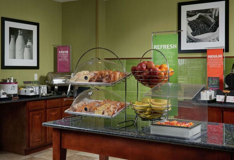 فندق Hampton Inn Bermuda Run