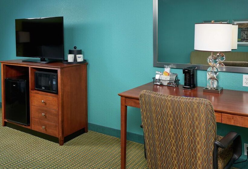 فندق Hampton Inn Bermuda Run