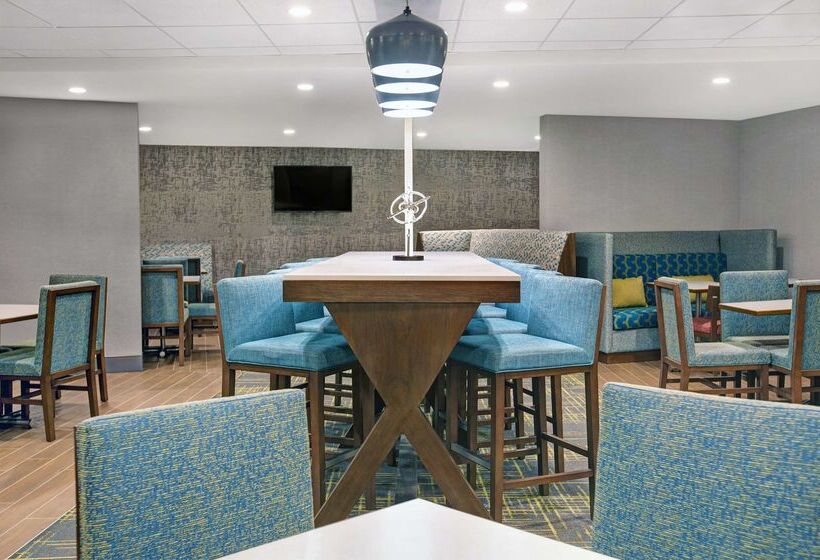 فندق Hampton Inn Westfield