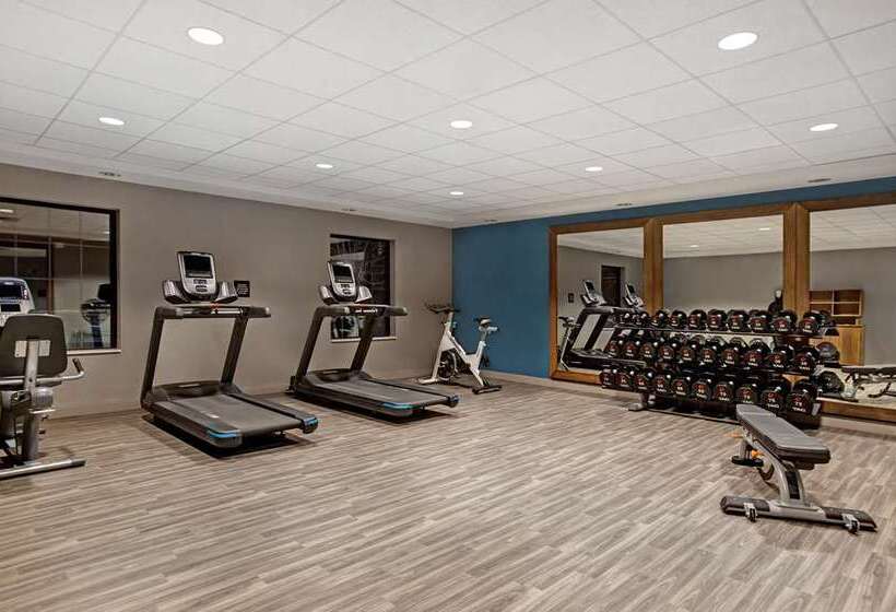 فندق Hampton Inn Westfield