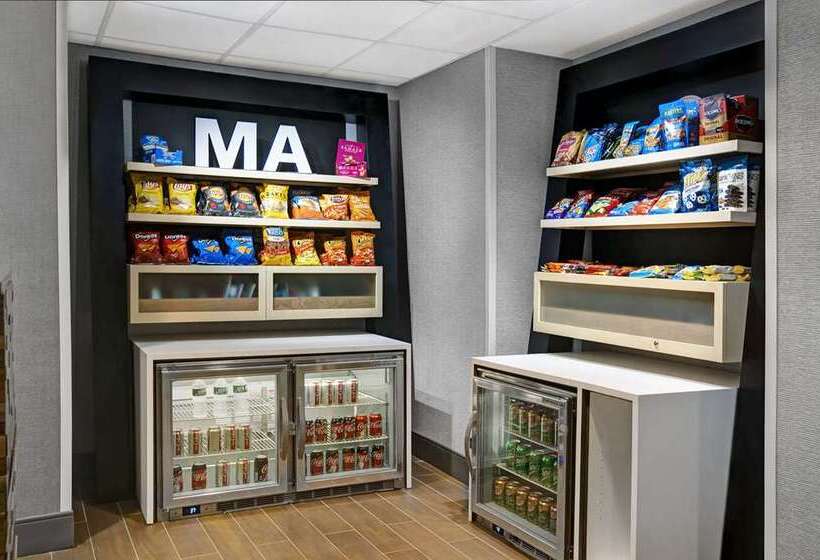 فندق Hampton Inn Westfield