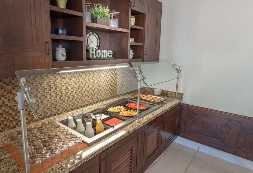 בית מלון כפרי Hilton Garden Inn Granbury