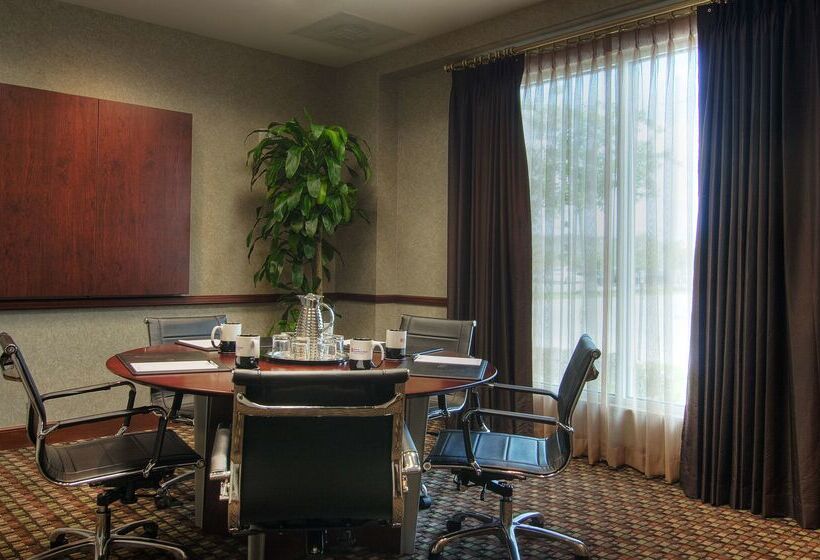 Отель Hilton Garden Inn Houstonpearland