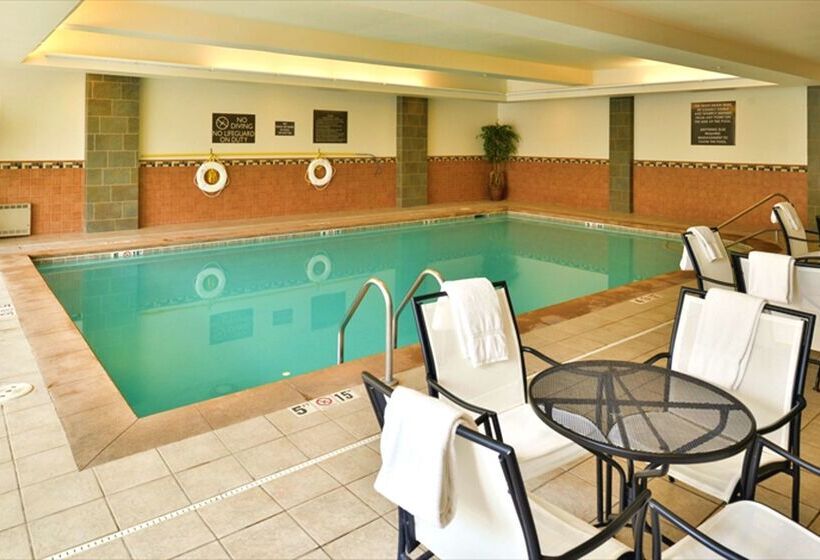 בית מלון כפרי Hilton Garden Inn Kalispell