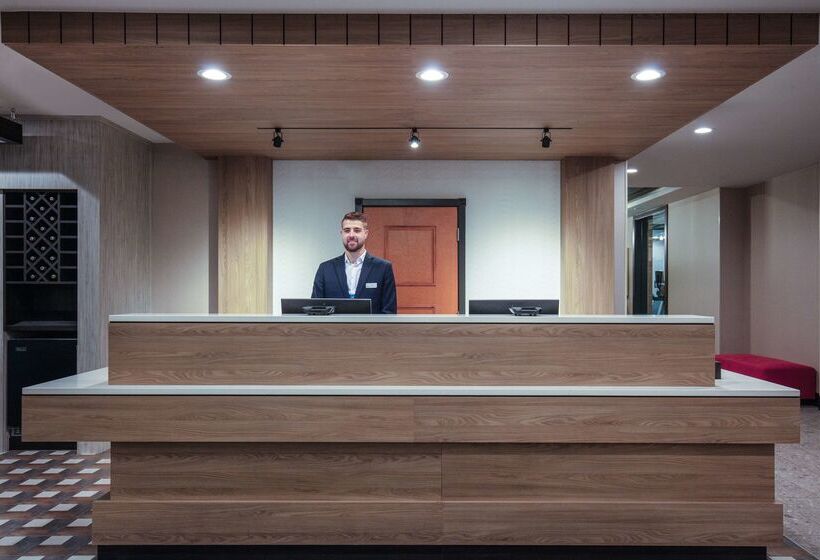 בית מלון כפרי Hilton Garden Inn Kalispell