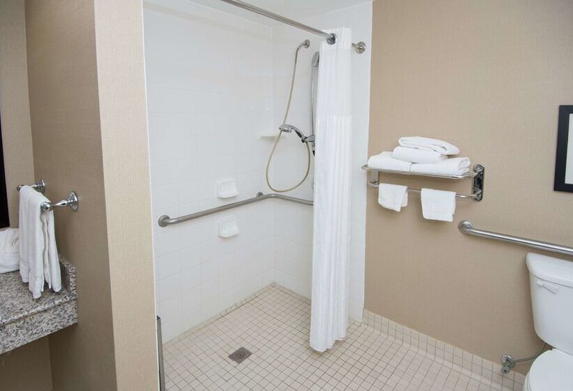 هتل Hilton Garden Inn Lexington Georgetown