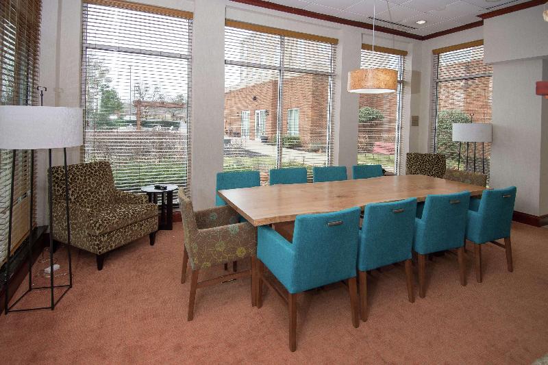 هتل Hilton Garden Inn Lexington Georgetown