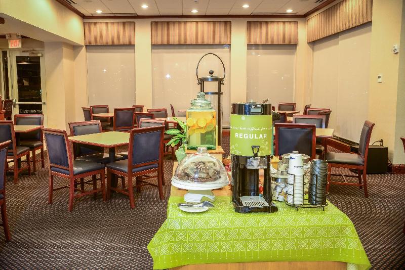 هتل Hilton Garden Inn Lexington Georgetown