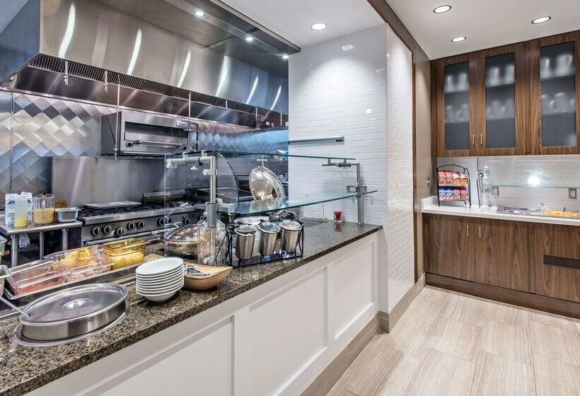 هتل Hilton Garden Inn Minneapolis Airport Mall Of America