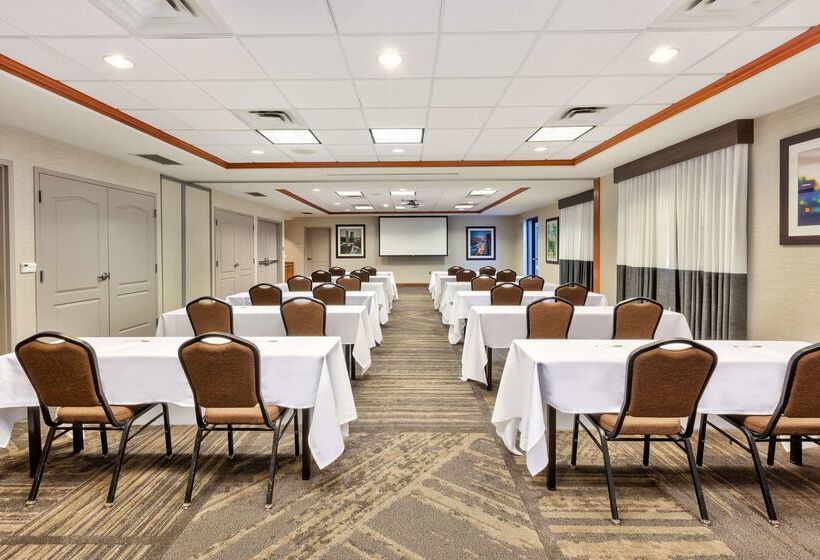 فندق Hilton Garden Inn Minneapolis   Maple Grove