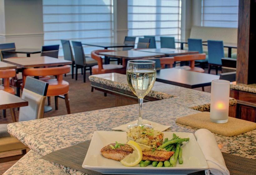 فندق Hilton Garden Inn Norwalk