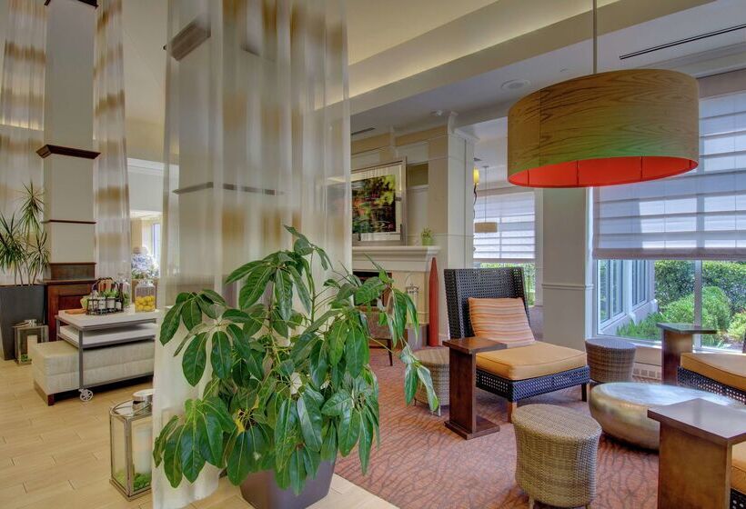 בית מלון כפרי Hilton Garden Inn Norwalk